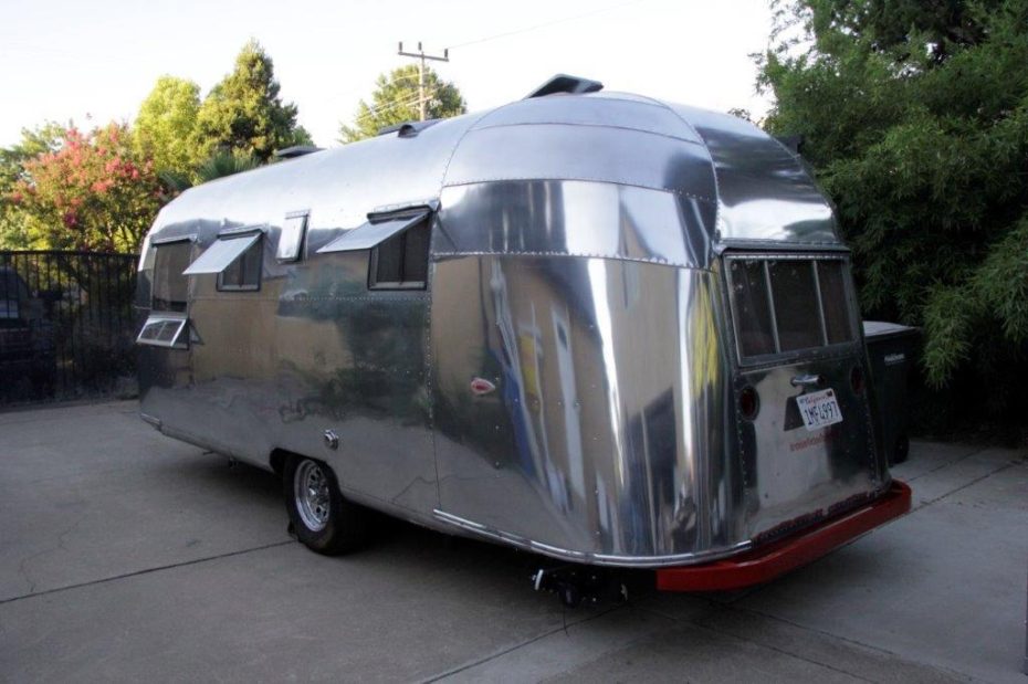 10 Vintage Trailers up For Sale just in time for a Summer ...