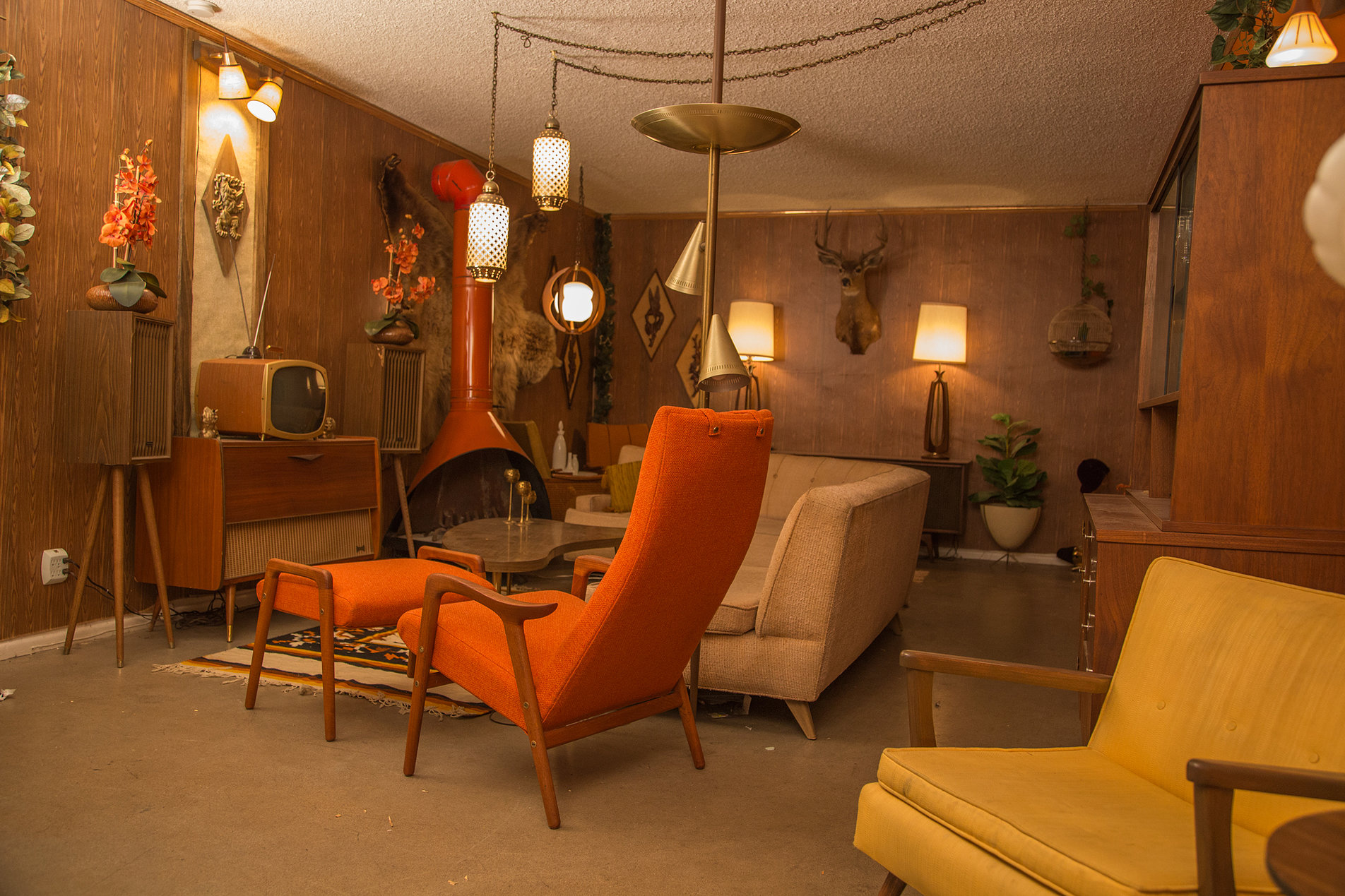 One Guy's Quest to Save the 1960s Time Capsule Homes of ...