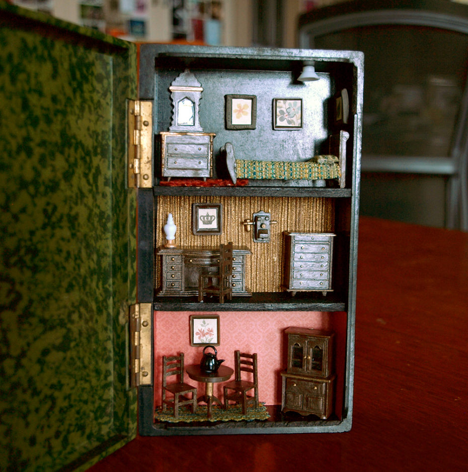 Stop Everything and Check out these Vintage Suitcase Dollhouses