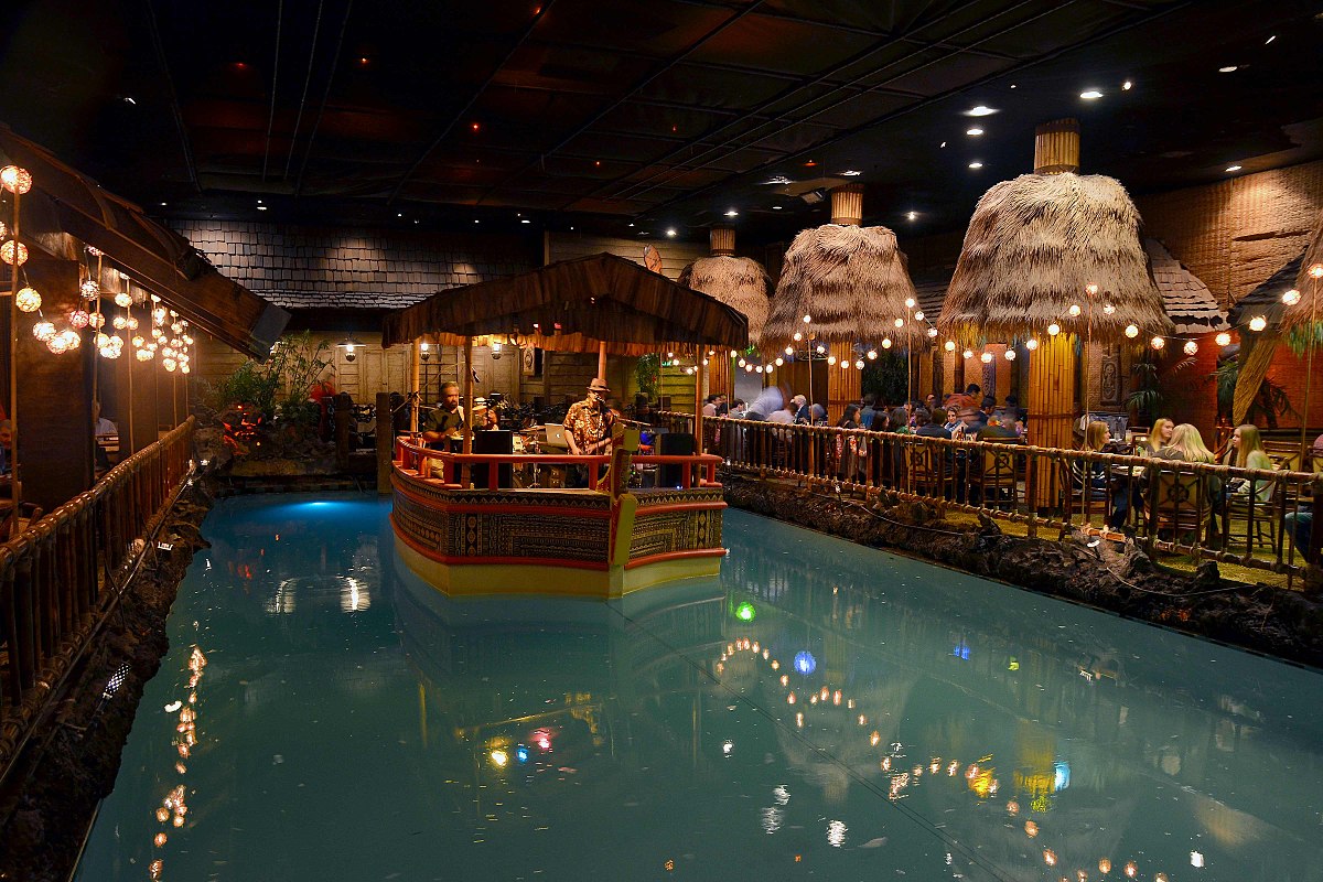 There's a 73-Year-Old Tiki Bar Hiding in This Hotel's Basement
