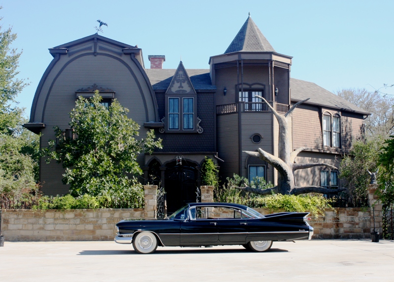 THE MUNSTERS 24X36 POSTER CLASSIC CAR OUTSIDE MANSION TV CULT 