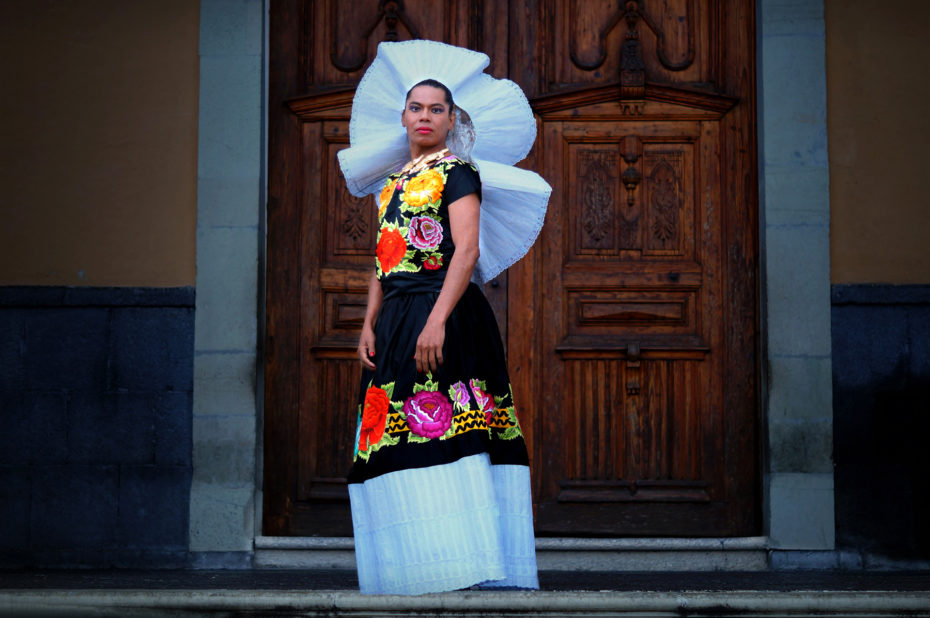 A tribo que inspirou Frida Kahlo Artes & contextos Lukas Avendan%CC%83o Muxhe Muxes Performance Art Zapotec Mexico Tehuantepec2